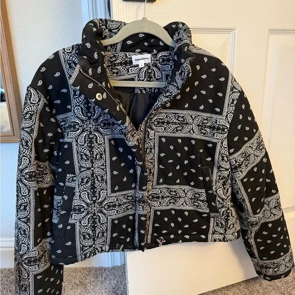 Superdown Navy Bandana Print Puffer Jacket - Picture 3 of 4